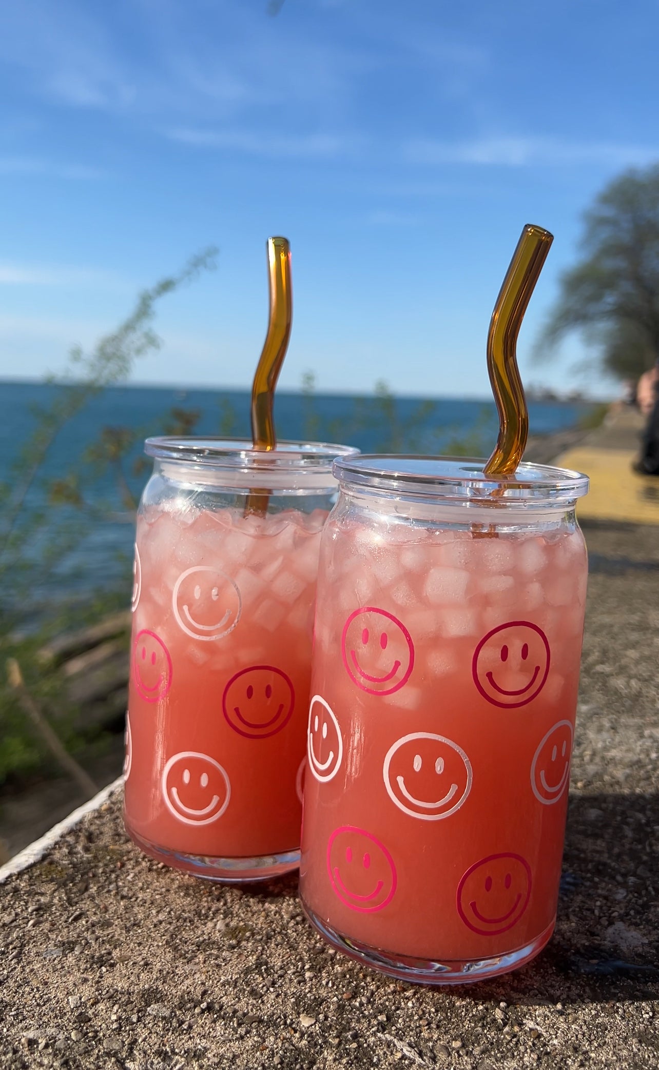 Pink Smile Outline Glass Coffee Cup